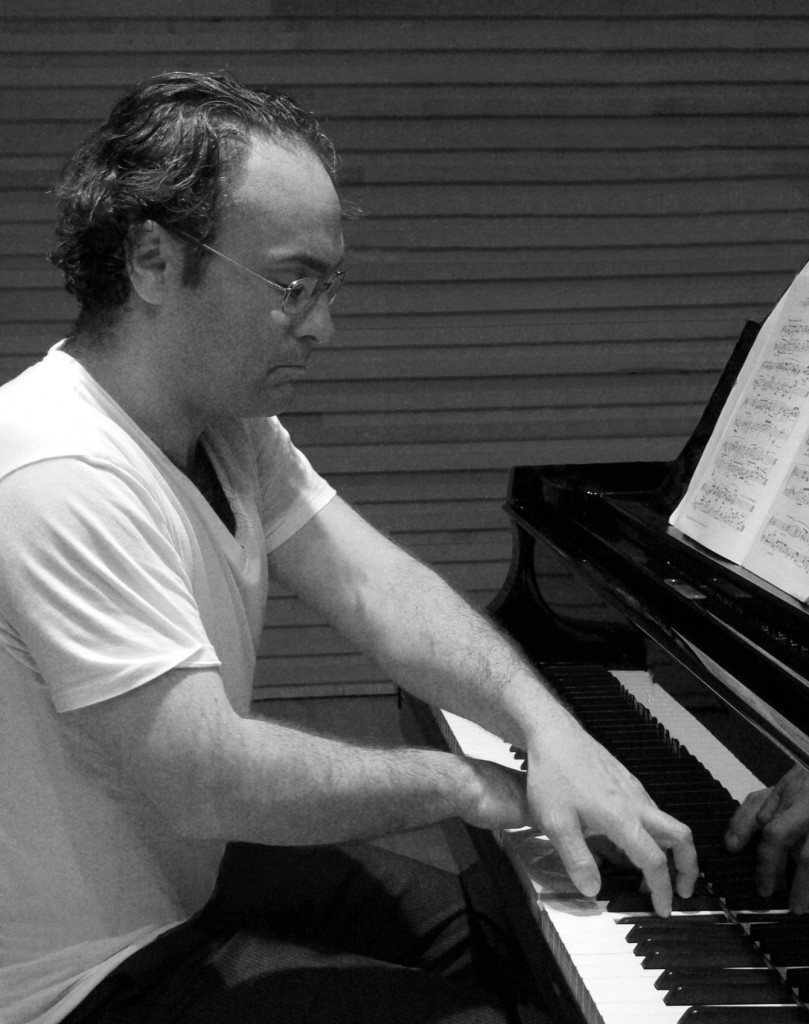 JonathanPowell©MC1301BW.mb6_-809x1024