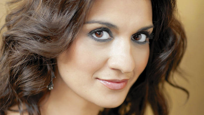 isabel bayrakdarian1