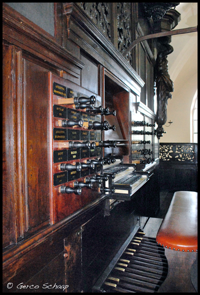 img4e905588540b3 orgel Der Aakerk