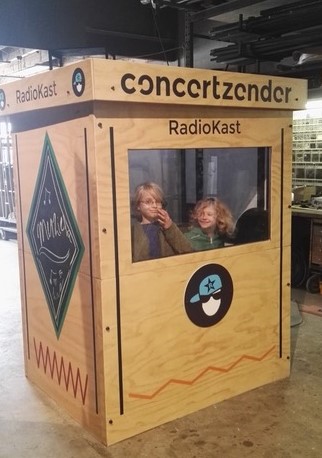 RadioKast, voor close