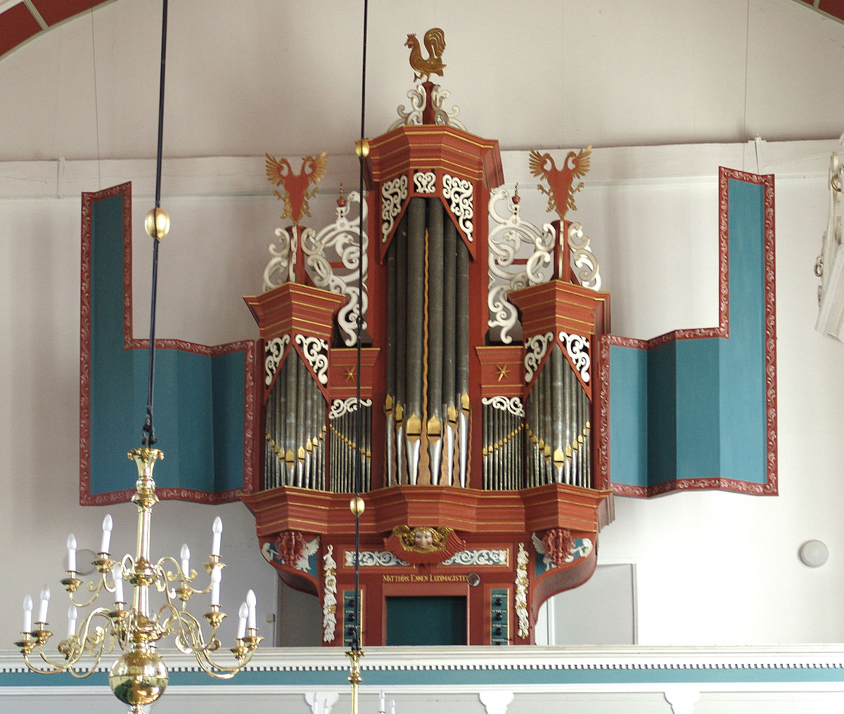 1200px-Uttum_Orgel