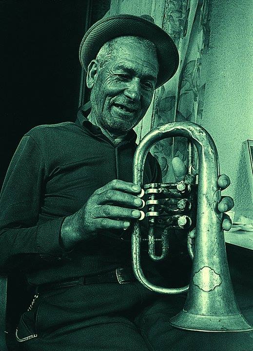 39887135_274251456515404_8138331038662262784_n