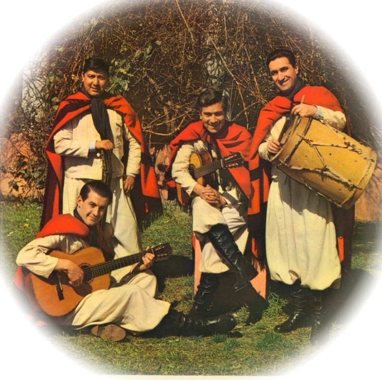 001-4b Fronterizos, Los