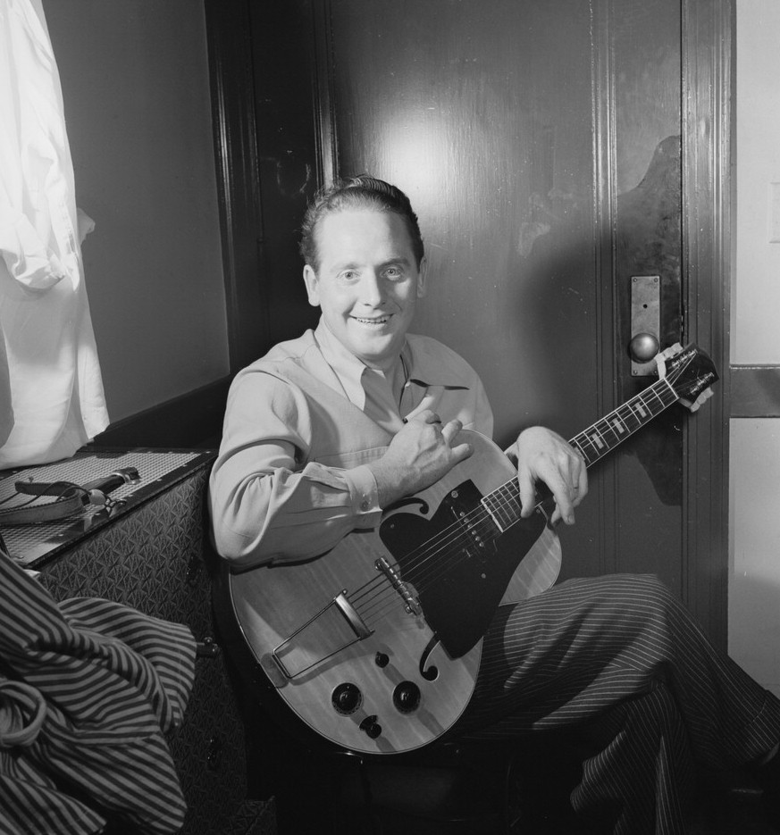 Les_Paul,_ca._Jan._1947_(William_P._Gottlieb_07001)