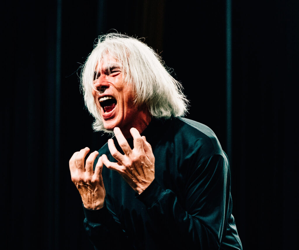 Jaap_Blonk_picture_door_Etang_Chen