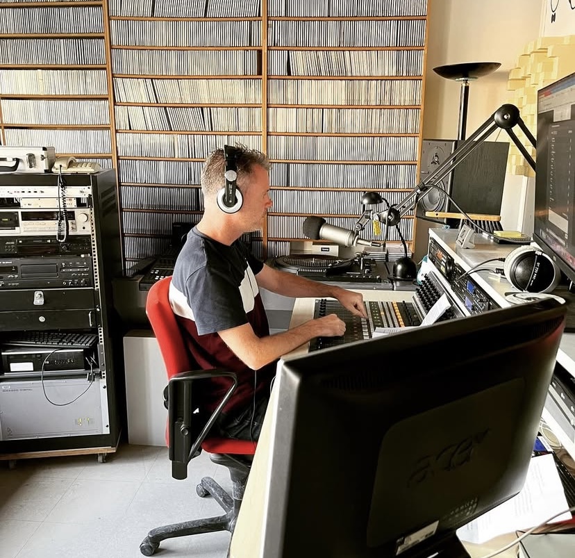 Roel Janssen in de studio